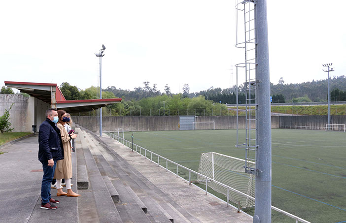 Nova iluminación para o  campo de fútbol de Brión