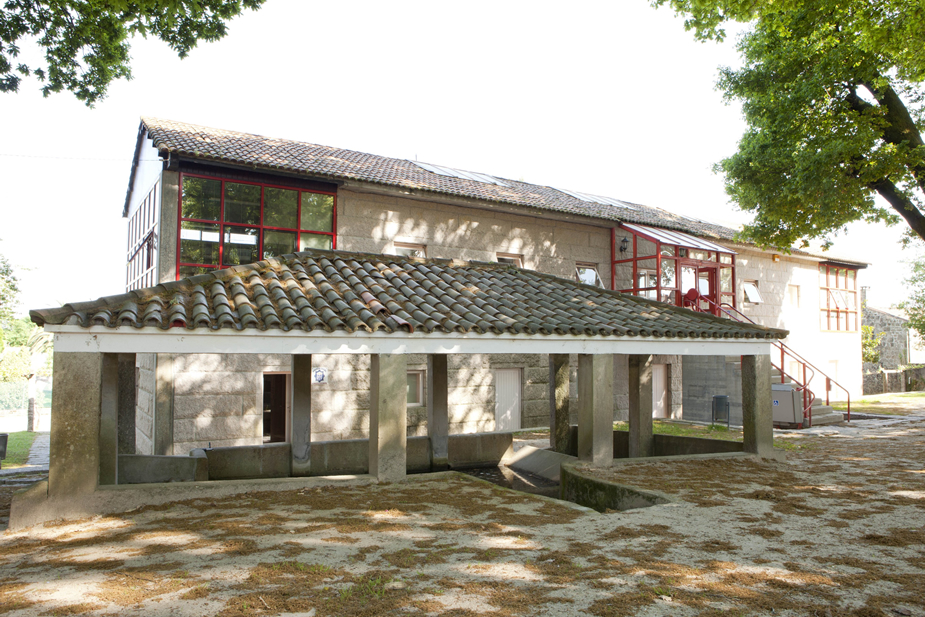 Imaxe da biblioteca municial de Brión